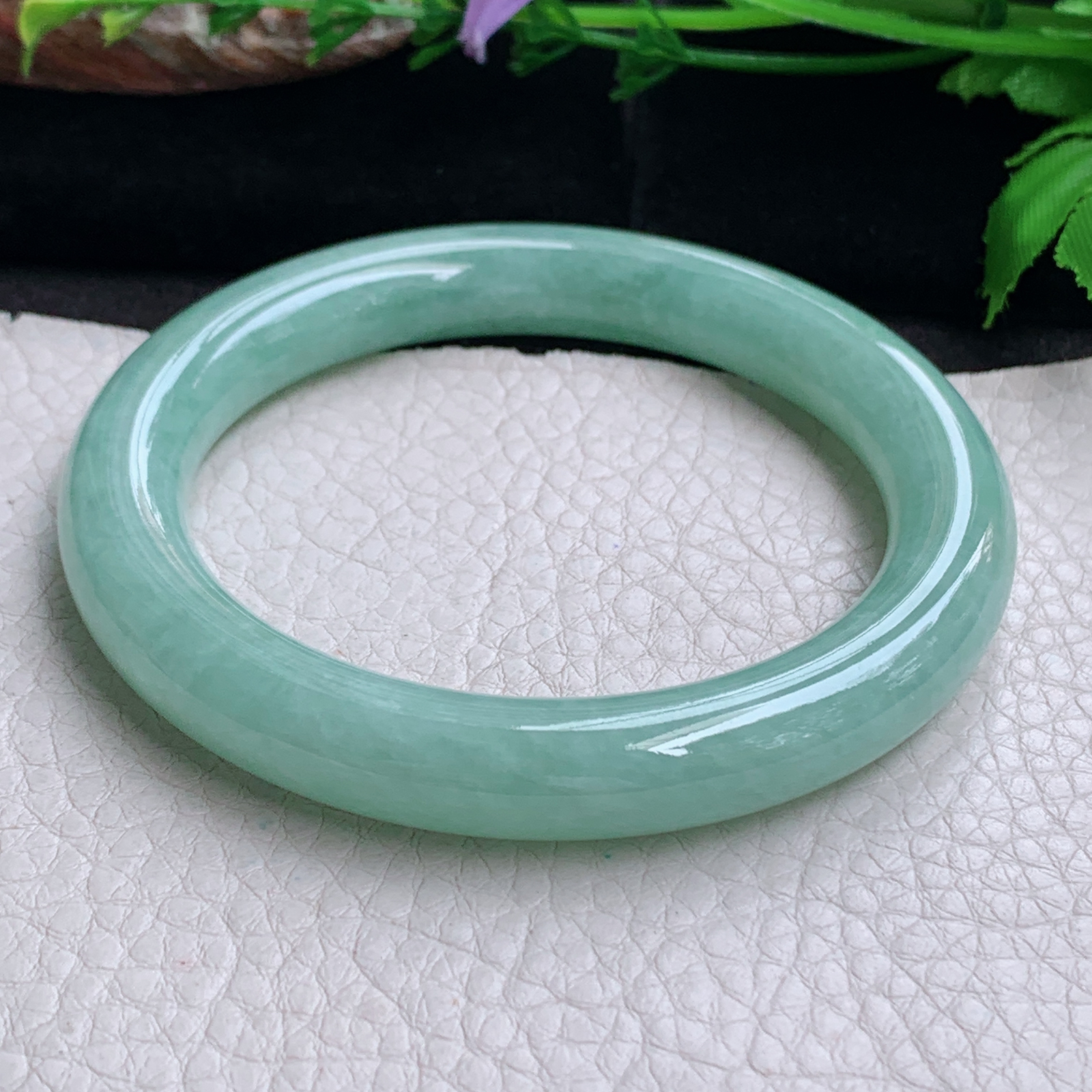 n大圈口59*10.5美人镯 天然缅甸翡翠a货手镯满绿圆条正圈叮当镯