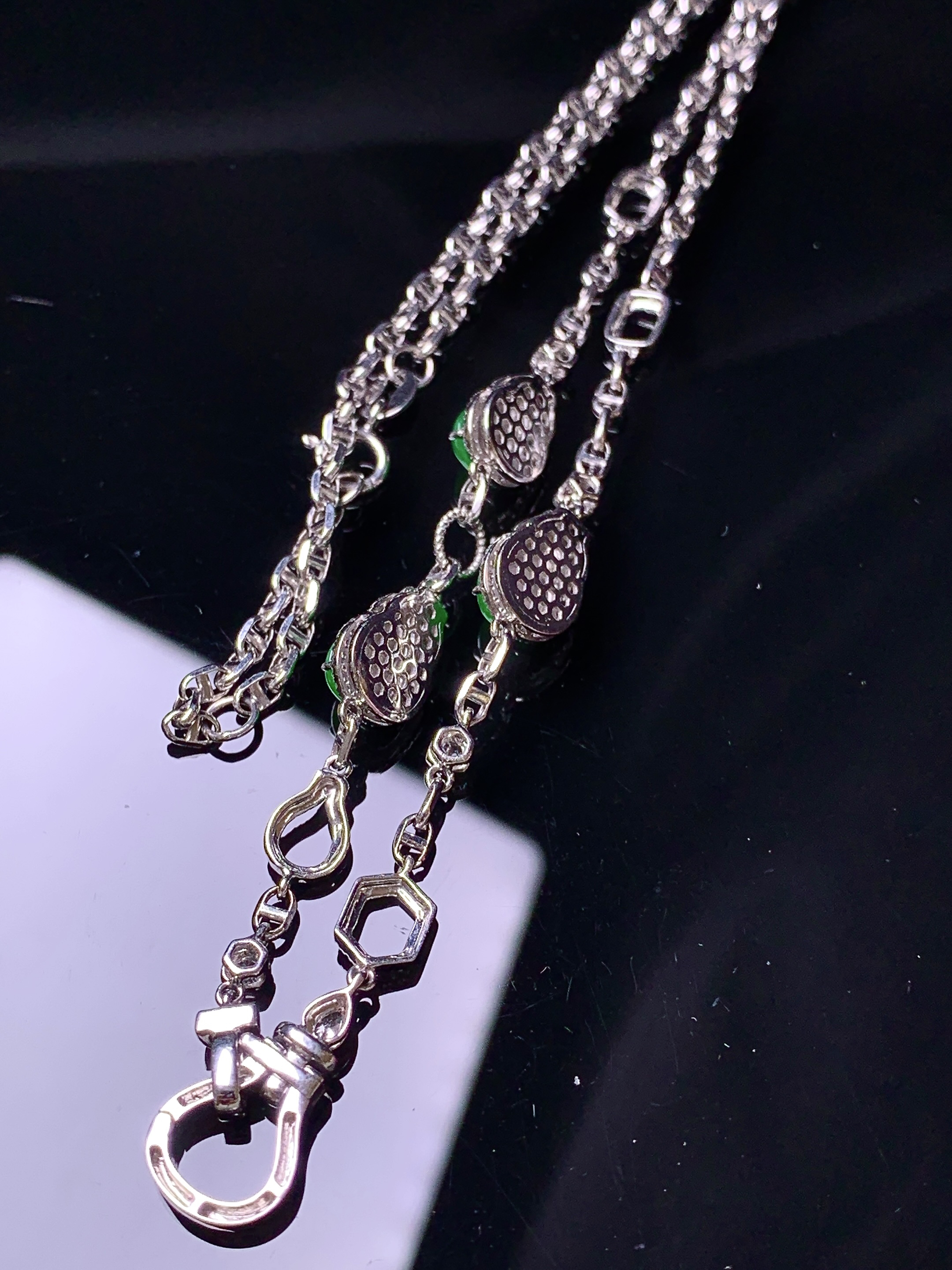 18k金钻镶嵌冰阳绿葫芦多用项链 玉质细腻 色泽艳丽清新 水润亮眼 裸石尺寸7.5*5*2.3j4