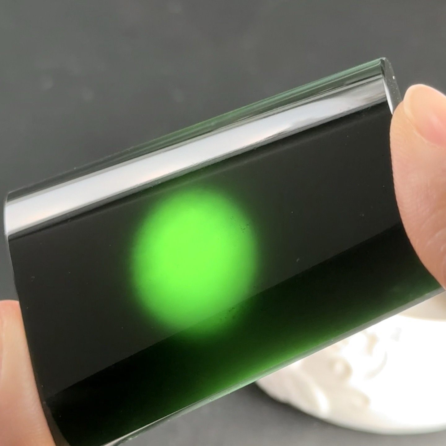 精品墨翠无事牌 种好色正 黑度极好 打灯通透 油性十足 尺寸57.1