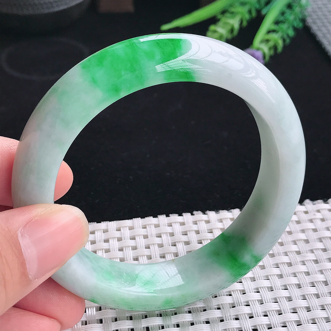 实拍A货翡翠57.5/15/9.8老坑精美飘阳绿手镯翡翠宽边玉镯平安镯