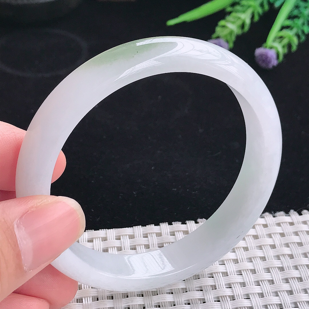 实拍A货翡翠57/11.3/7老坑秀气冰润飘花手镯翡翠宽边玉镯平安镯