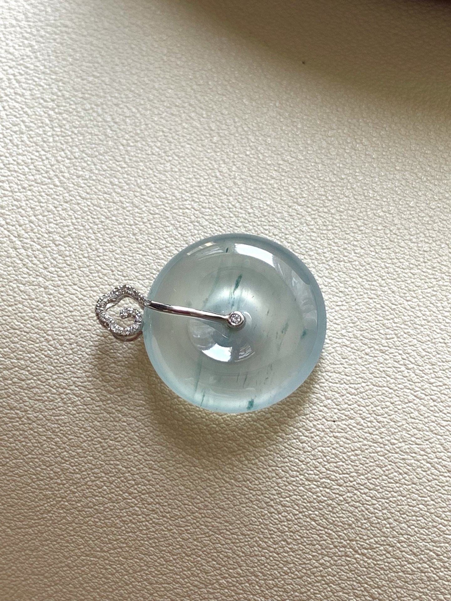 ️【18k金镶嵌平安扣吊坠】飘花灵动，种老细腻形体佳，成品：28.4*22.7*6.2，裸石：22