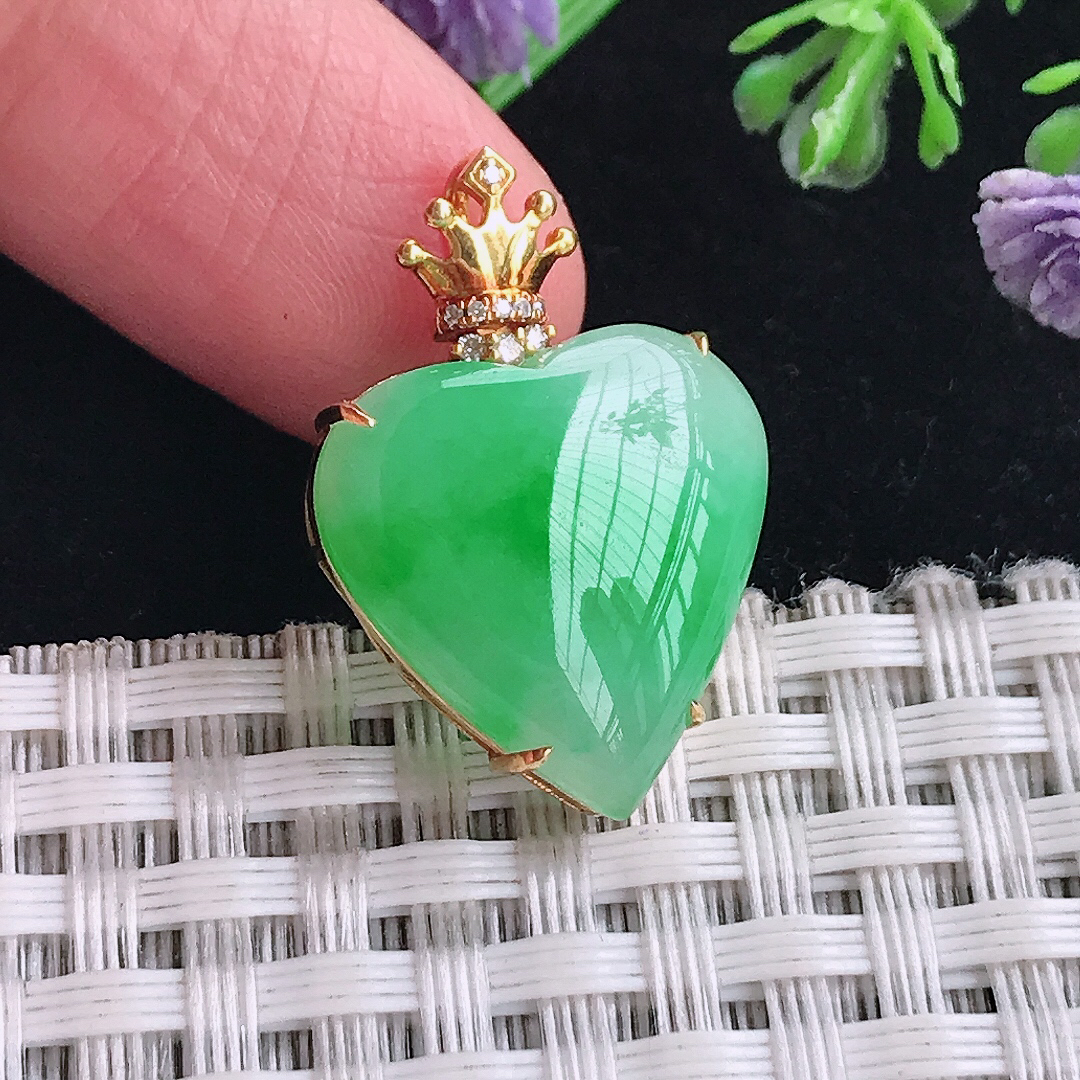 自然光25.2/17.6/6.5老坑18k金镶嵌阳绿爱心吊坠翡翠玉坠挂件