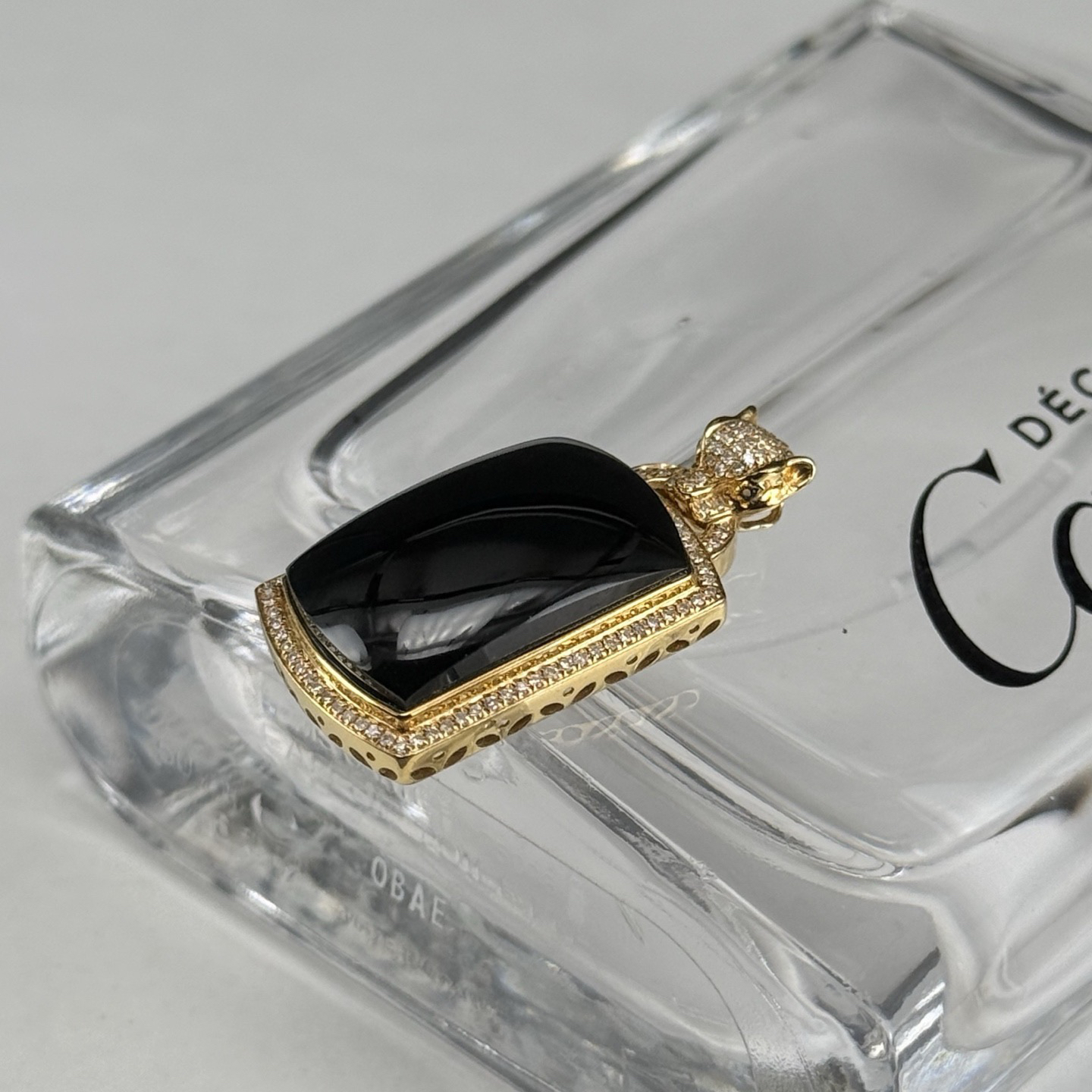 精品18k墨翠马鞍吊坠 种好色正 黑度好 打灯通透 油性十足  尺寸28.7