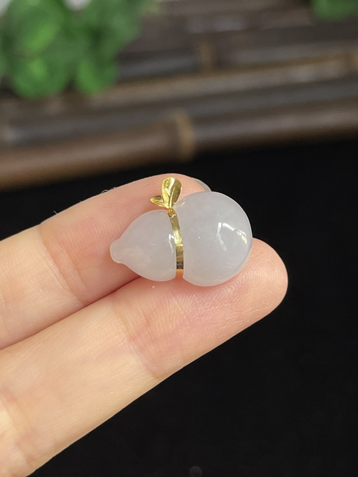 翡翠挂坠，印记：G18K