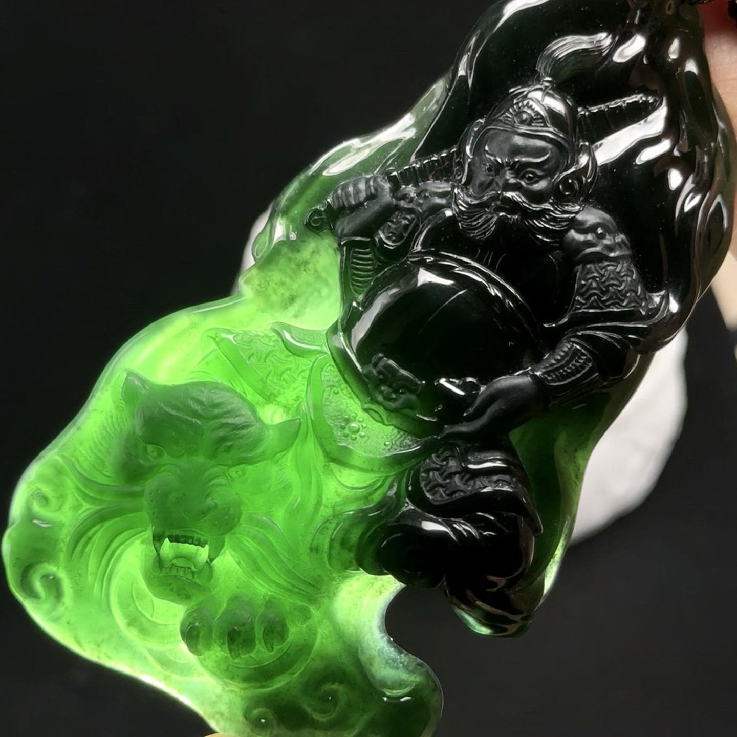 墨翠赵公明 瑞丽工 万仞八级玉雕大师作品  种好色正 黑度极好 打灯通透 油性十足 尺寸87