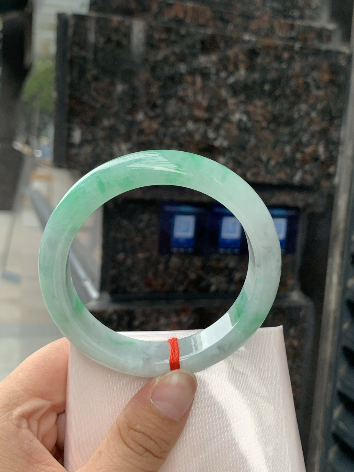 飘绿正圈飘乌鸡
尺寸：56.8-13.2-8.9