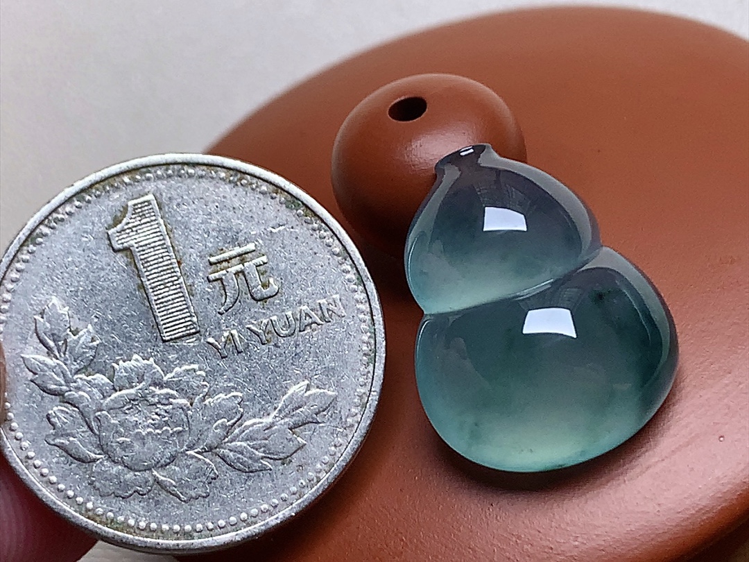 ️ 冰种飘花葫芦 飘花色泽漂亮，种水，无裂尺寸20*15.8*7.7 超值