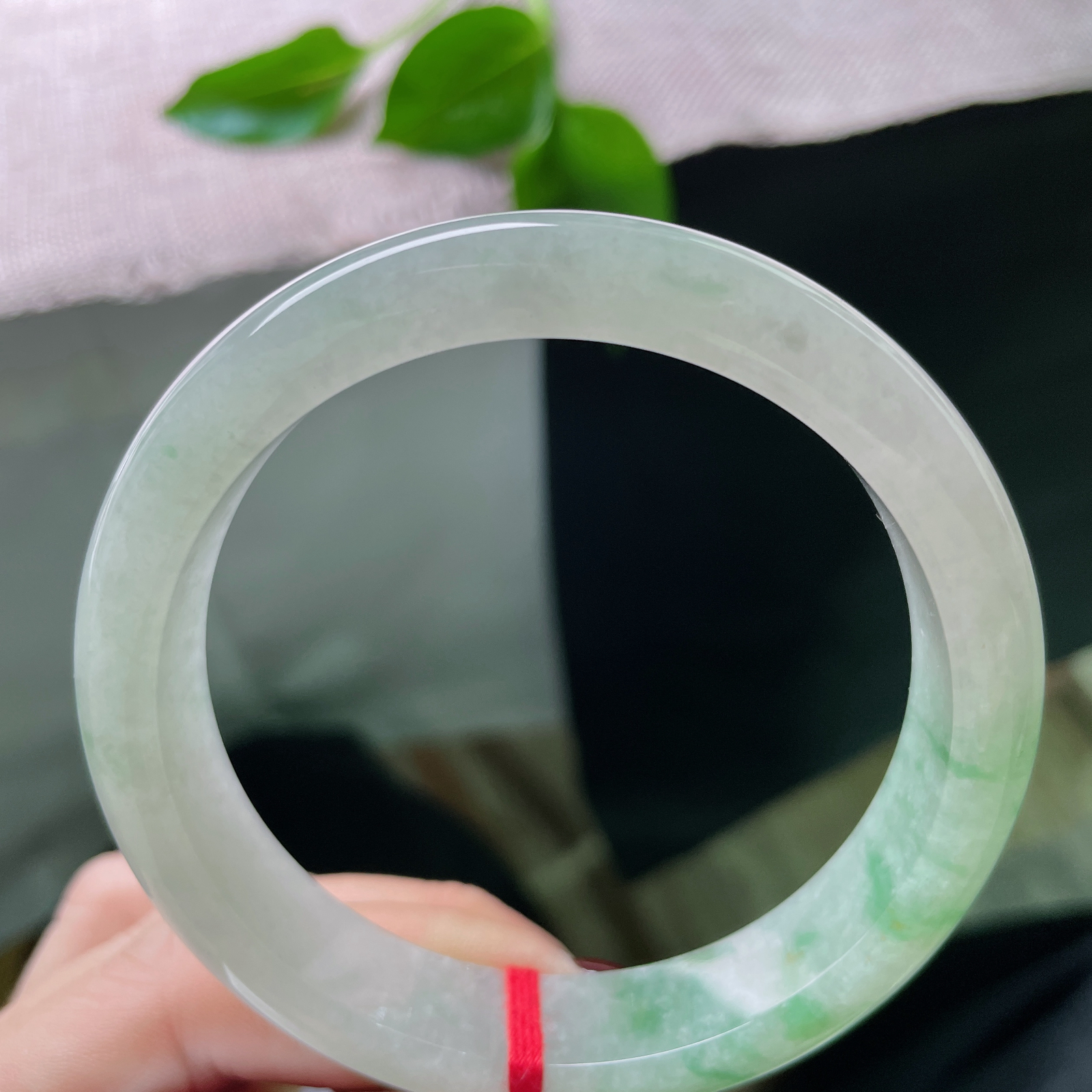 59.8/13.1/8飘花正圈，大圈口，丝丝缕缕、片片点点的绿色，如同水墨画中的写意笔触..