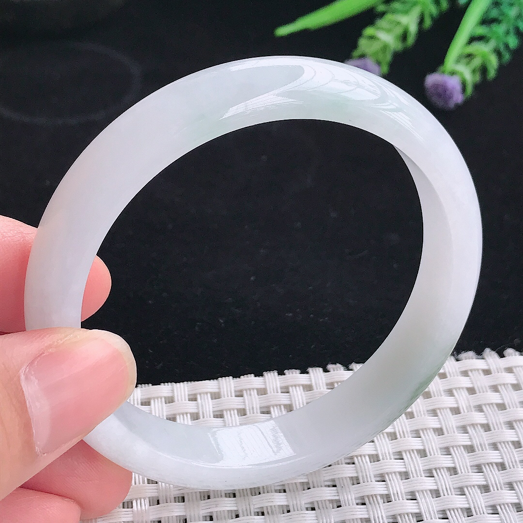 实拍A货翡翠57/11.3/7老坑秀气冰润飘花手镯翡翠宽边玉镯平安镯