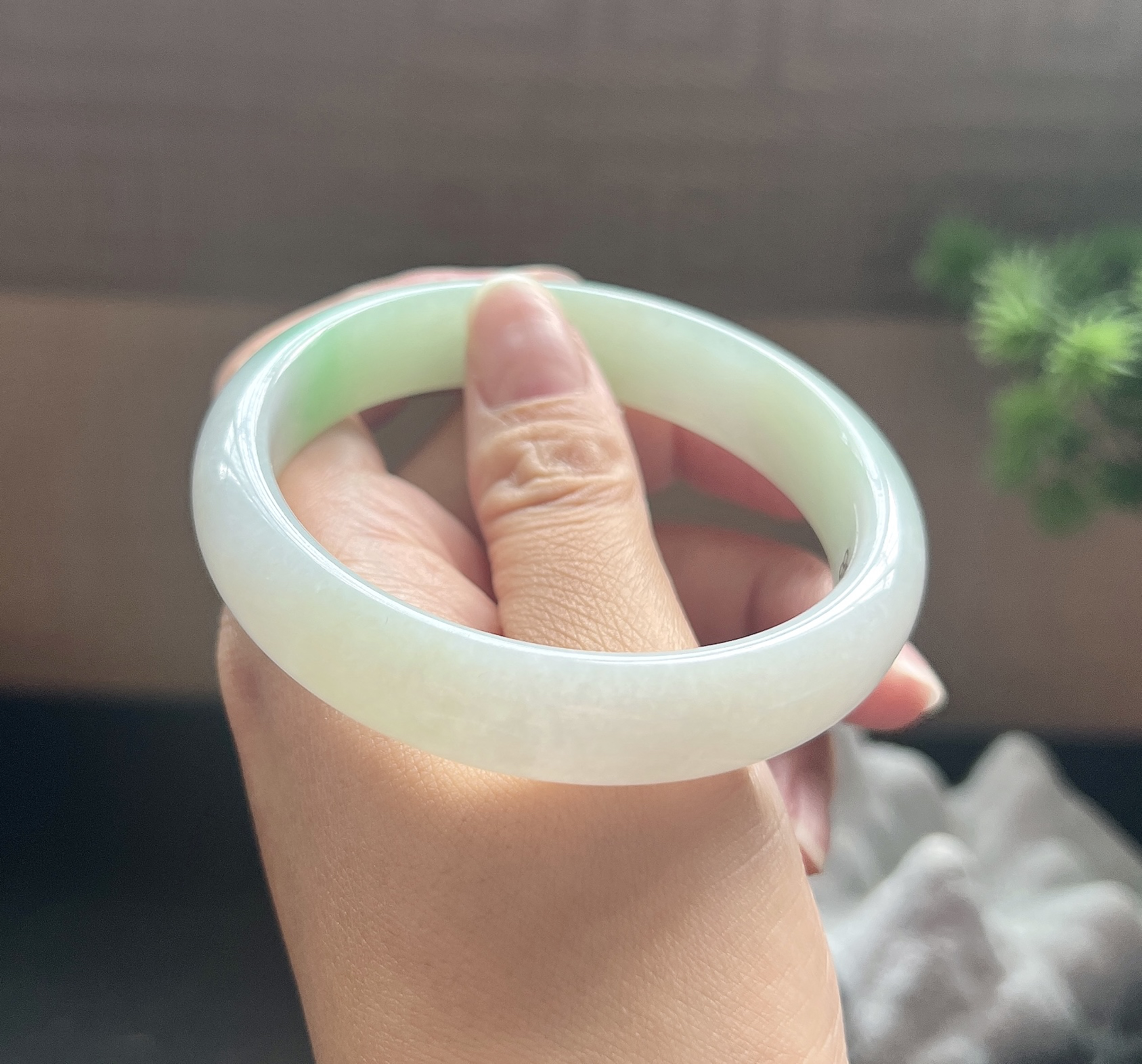 58.5圈口 正圈飘绿手镯