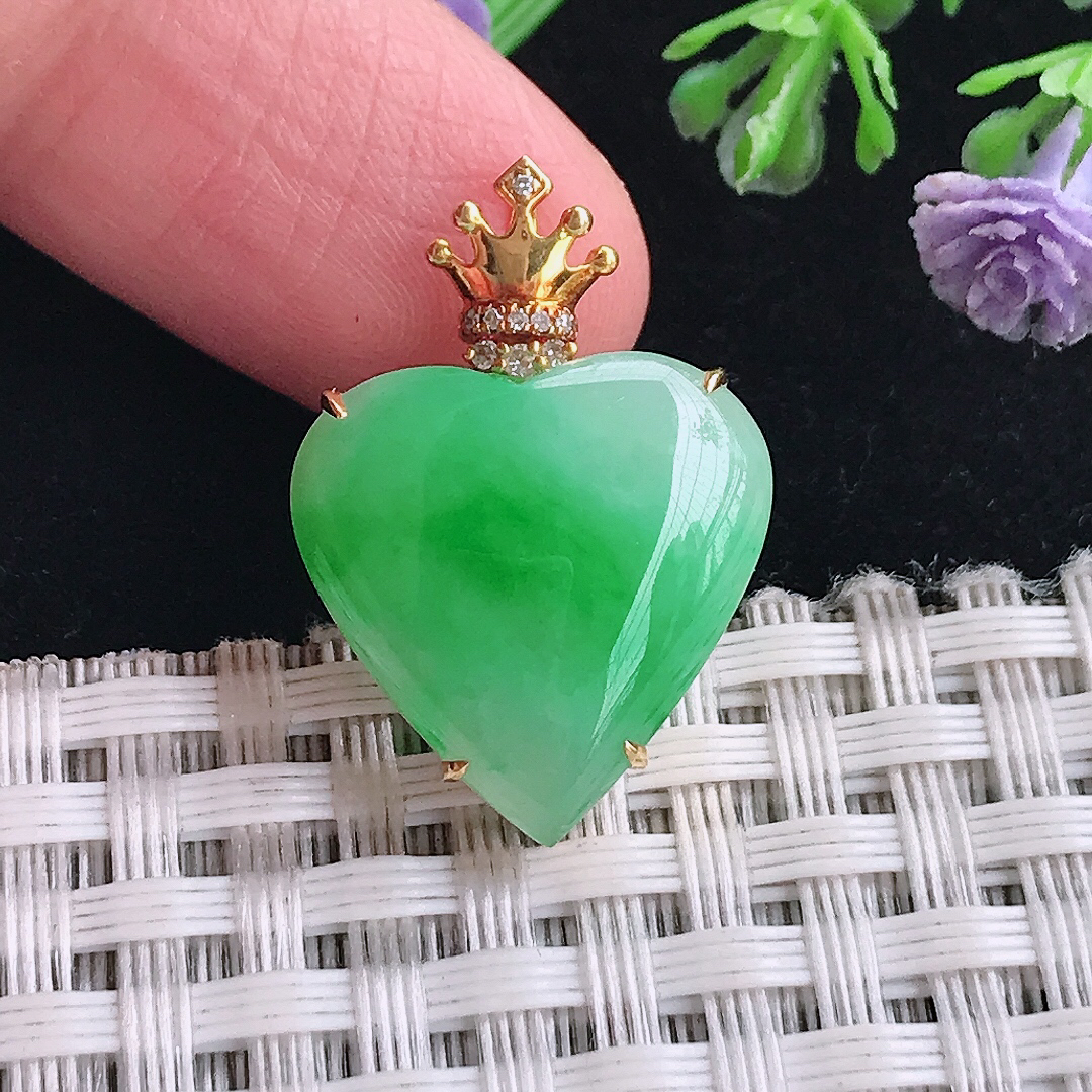 自然光25.2/17.6/6.5老坑18k金镶嵌阳绿爱心吊坠翡翠玉坠挂件