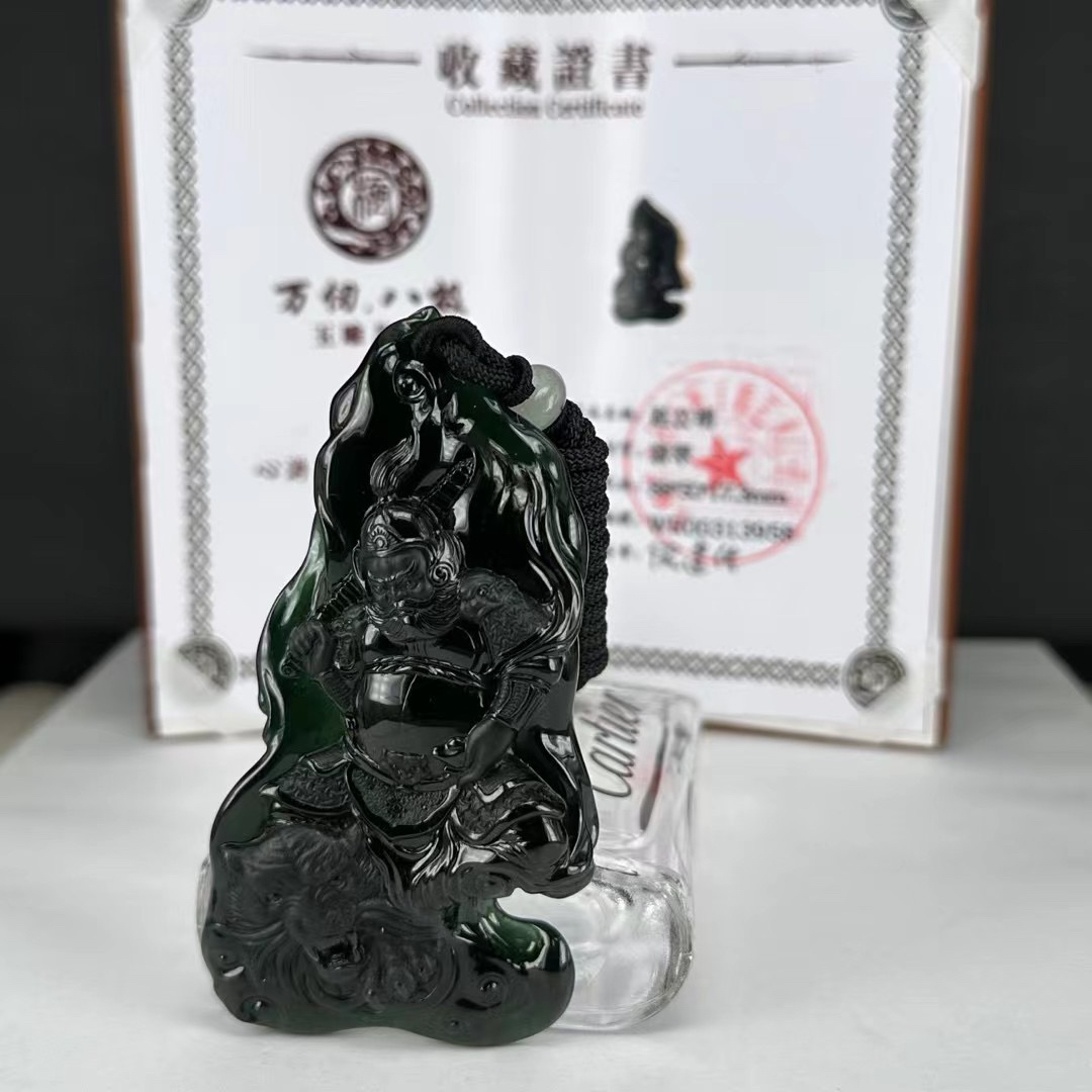 墨翠赵公明 瑞丽工 万仞八级玉雕大师作品  种好色正 黑度极好 打灯通透 油性十足 尺寸87