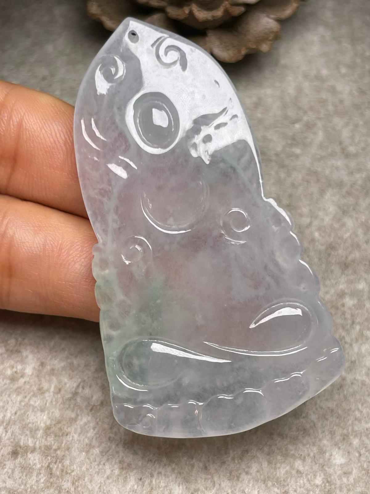 冰种飘绿【观音菩萨】吊坠，种水好，玉质细腻 ，卖相好‘