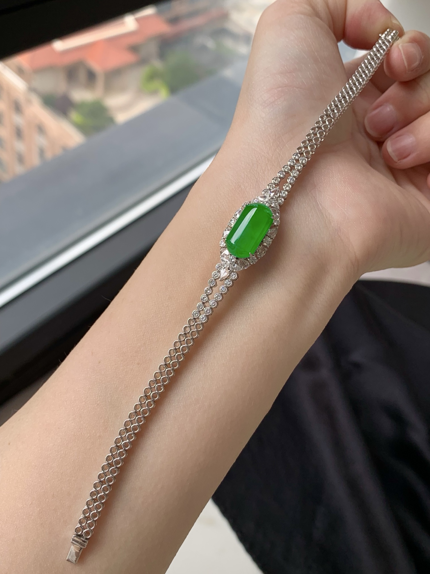 ️【18k金镶嵌马鞍手链】种老细腻，色阳浓郁起胶，尺寸：长度：17.5，成品：21.1*12.1*