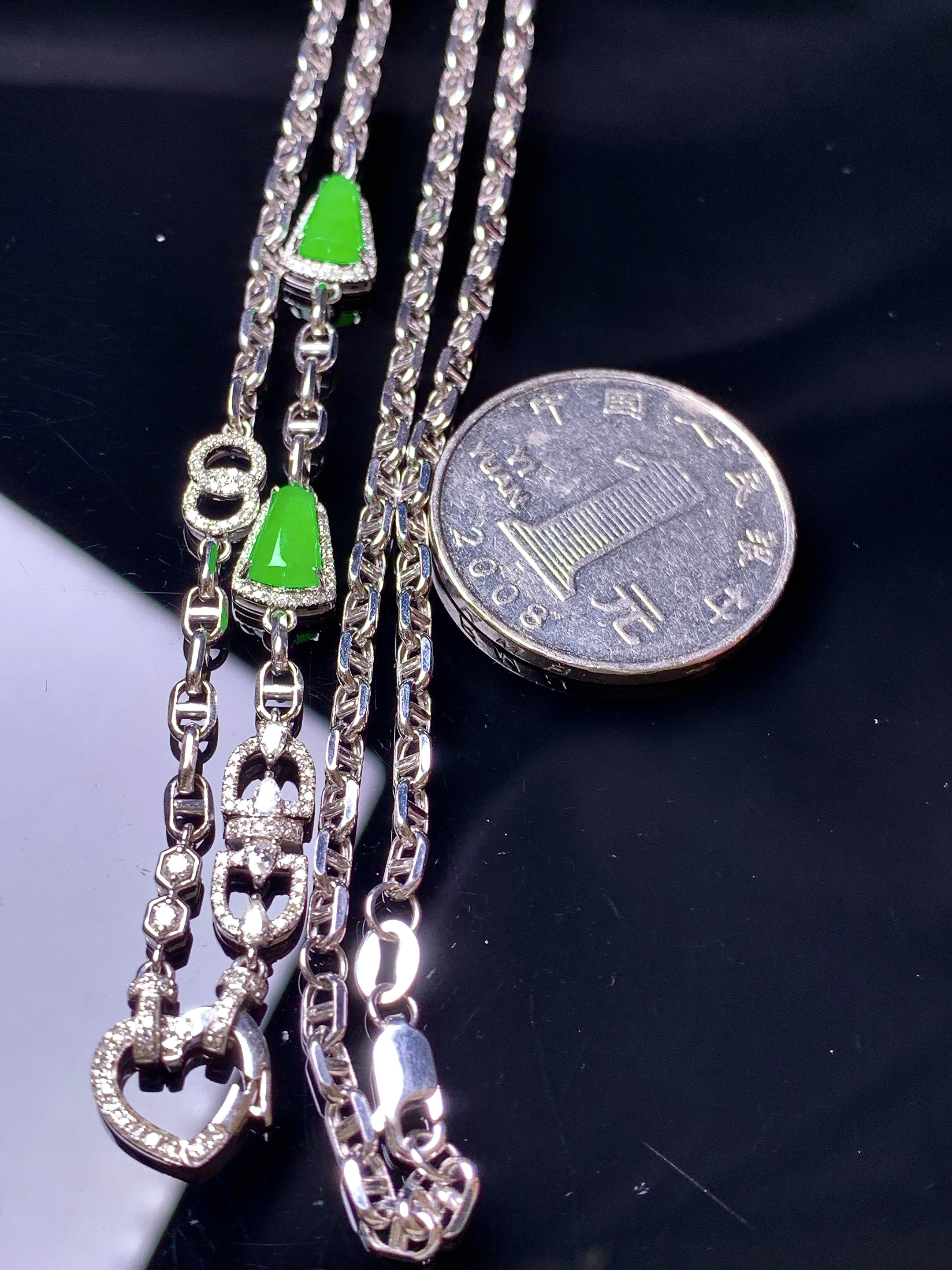 18k金钻镶嵌冰阳绿玉柱多用项链 玉质细腻 色泽艳丽清新 水润亮眼 裸石尺寸6.8*4.6*2.5 j4