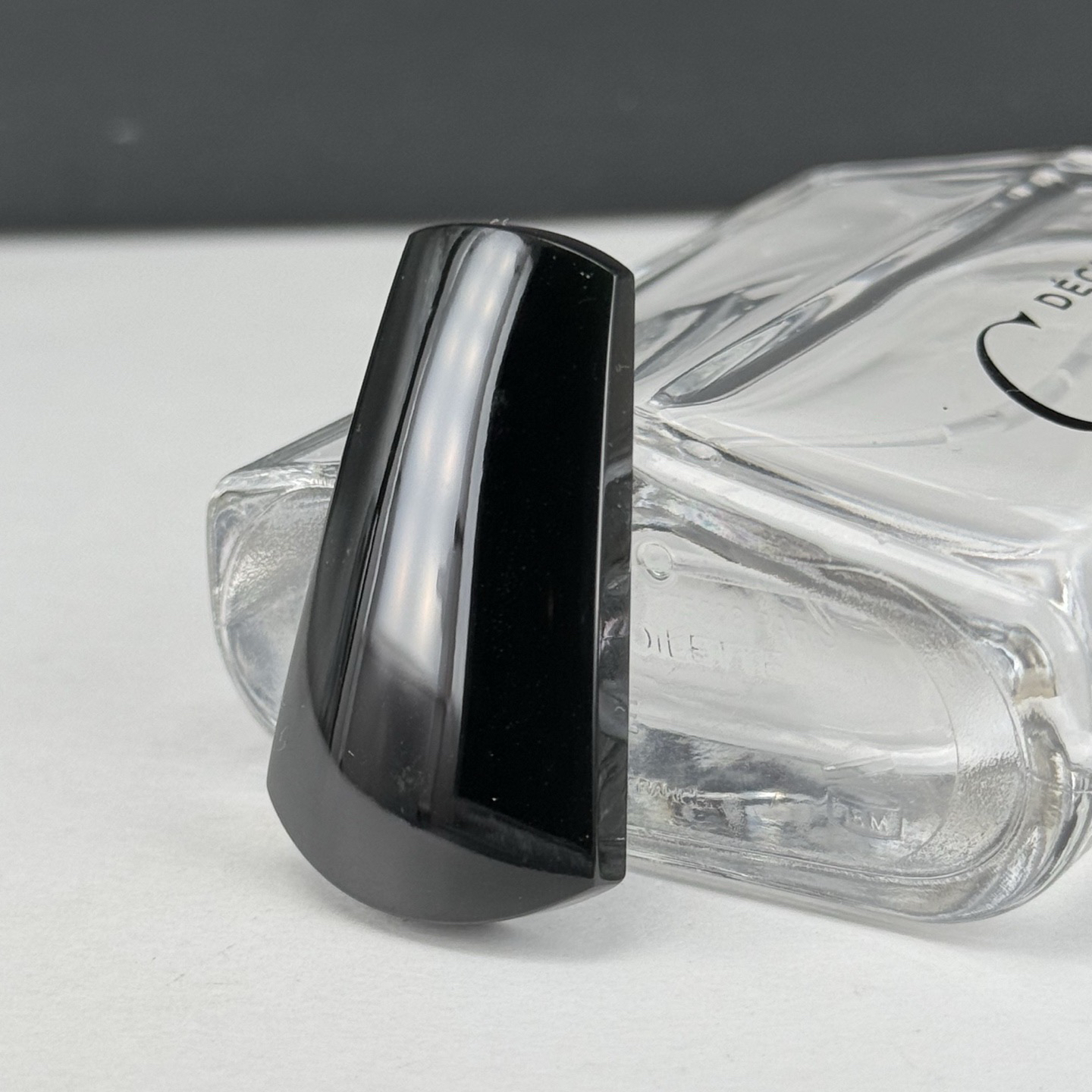 精品墨翠无事牌 种好色正 黑度极好 打灯通透 尺寸40.2