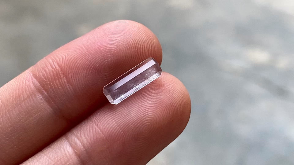 玻璃钢马鞍，11*3.8*2.2 完整