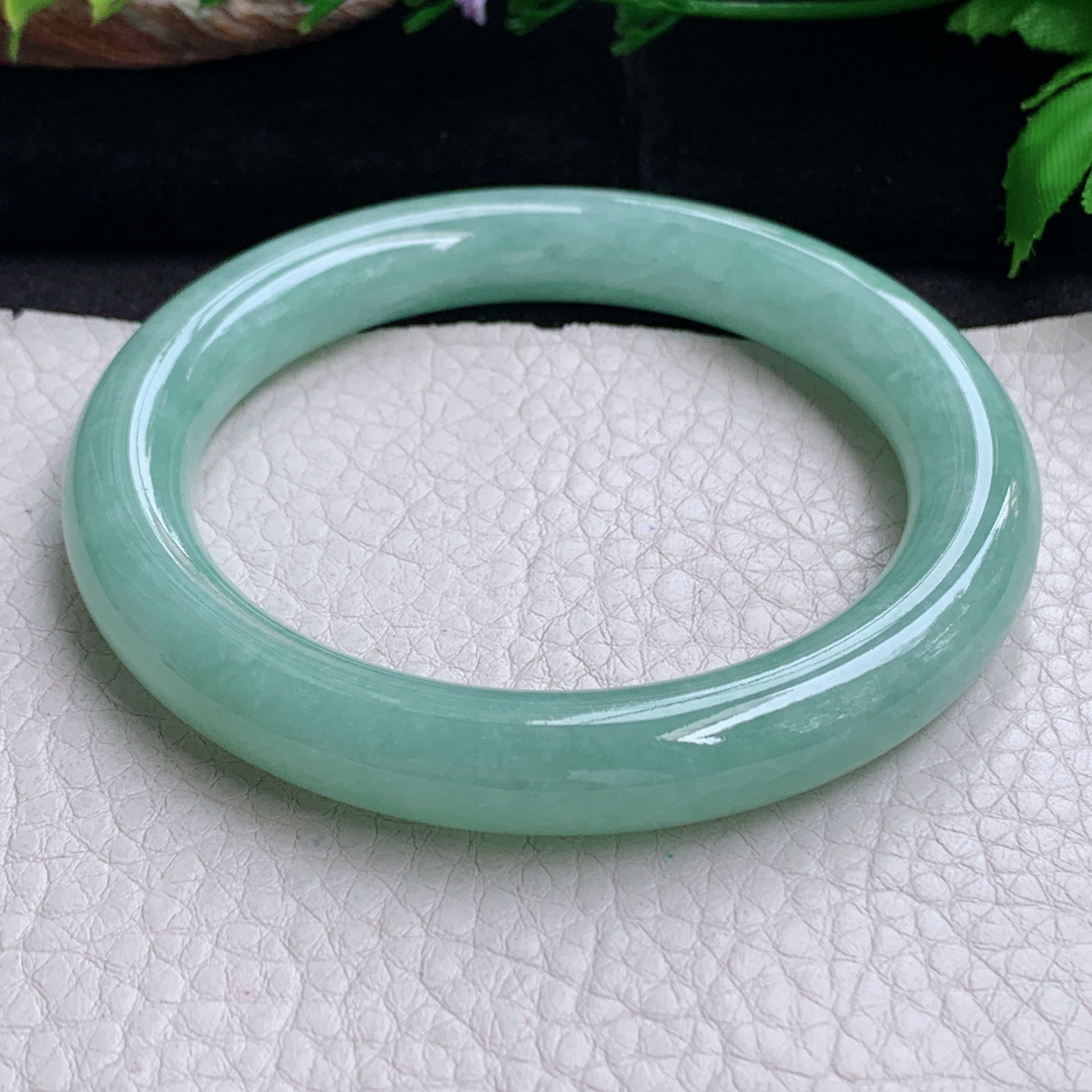 n大圈口59*10.5美人镯 天然缅甸翡翠a货手镯满绿圆条正圈叮当镯