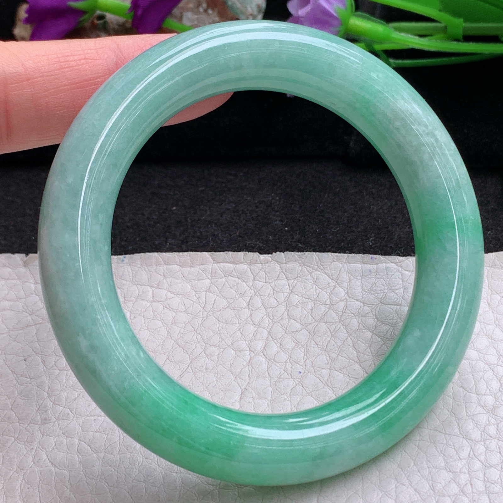 xc实拍55*12*11.5胖圆镯 天然缅甸翡翠手镯飘绿厚装圆条玉镯子