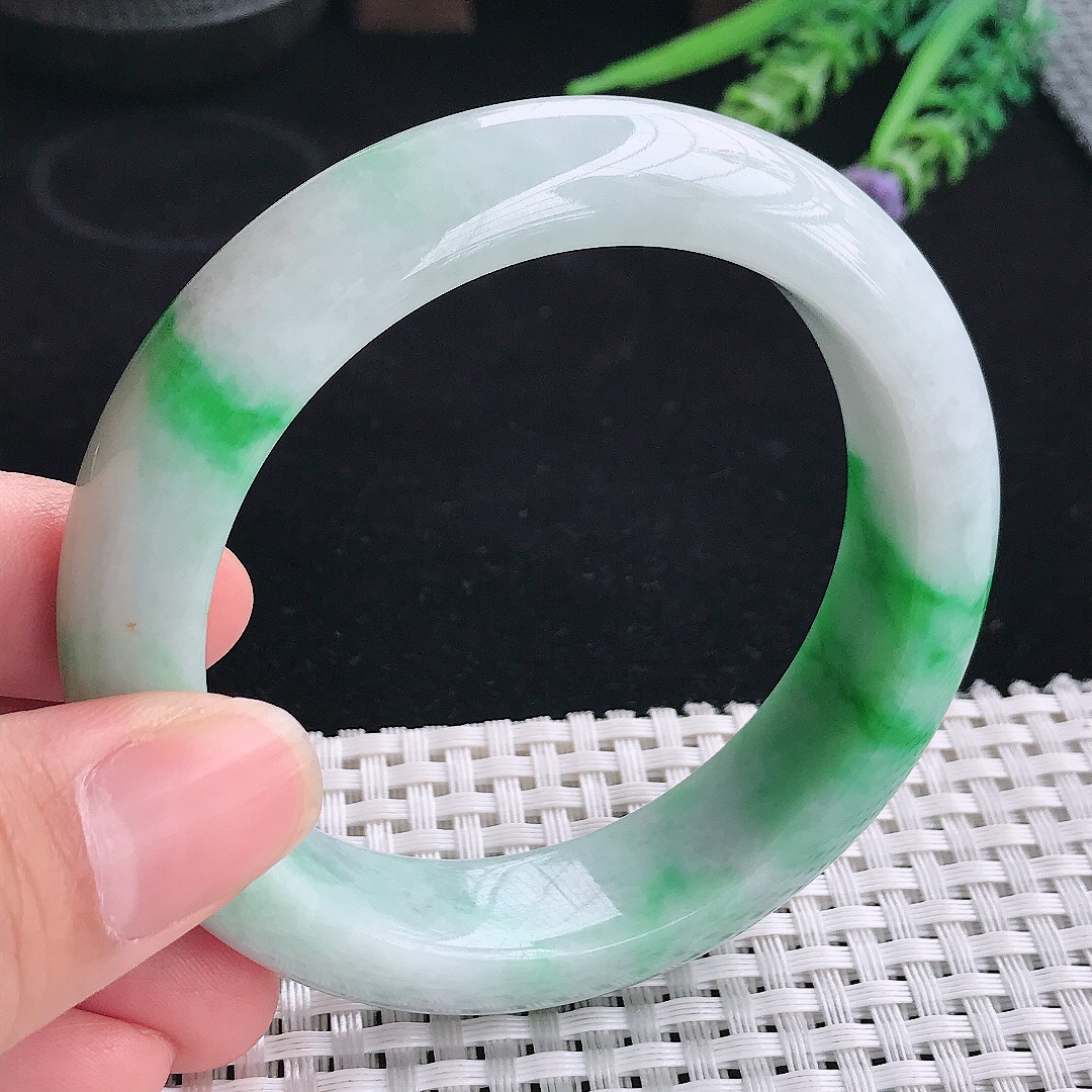 实拍A货翡翠57.5/15/9.8老坑精美飘阳绿手镯翡翠宽边玉镯平安镯