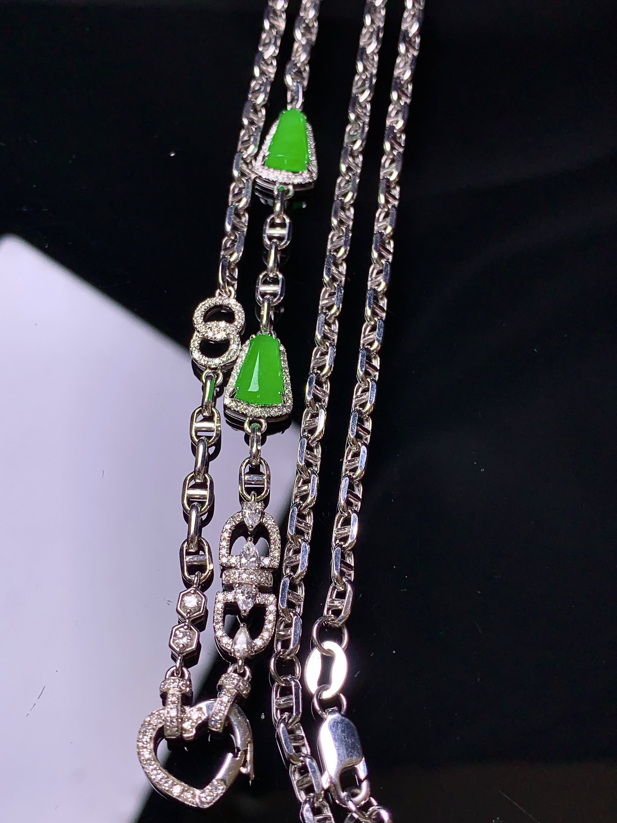 18k金钻镶嵌冰阳绿玉柱多用项链 玉质细腻 色泽艳丽清新 水润亮眼 裸石尺寸6.8*4.6*2.5 j4