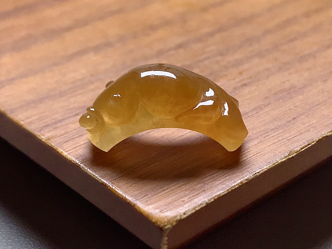 ️ 冰种黄翡金鱼马鞍 色泽金黄漂亮，招财纳福，无裂尺寸21.2*8.8*6.6