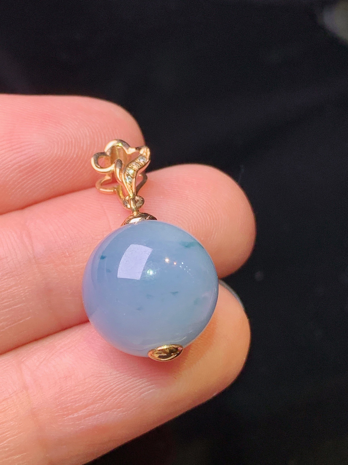 18k金钻镶嵌紫罗兰圆珠吊坠 玉质细腻 色泽清新艳丽 整体尺寸25*13