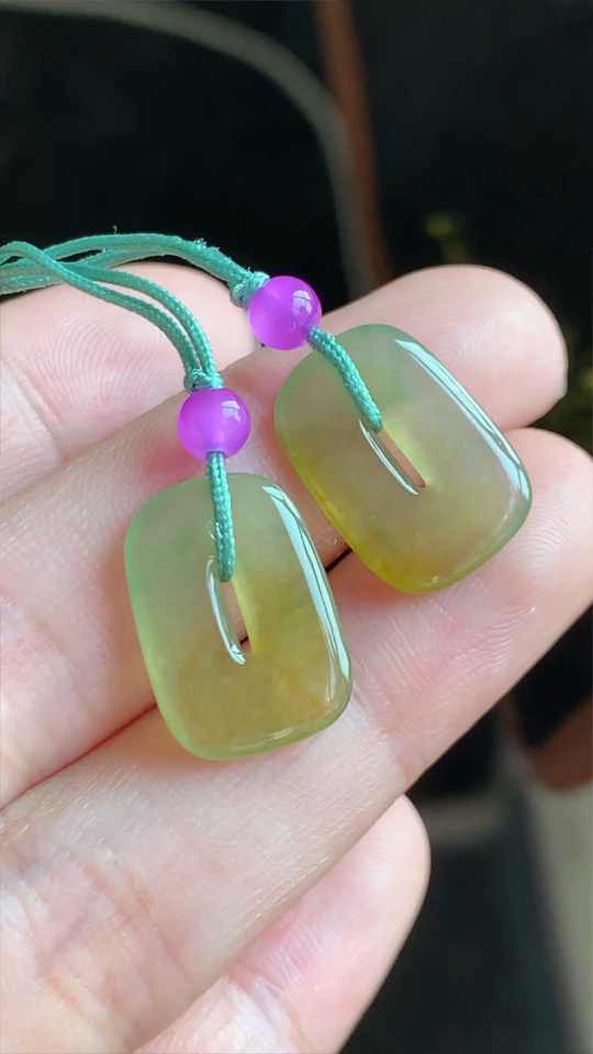 天然翡翠，冰黄方糖块，尺寸17.2-12.2-2.5 sl420