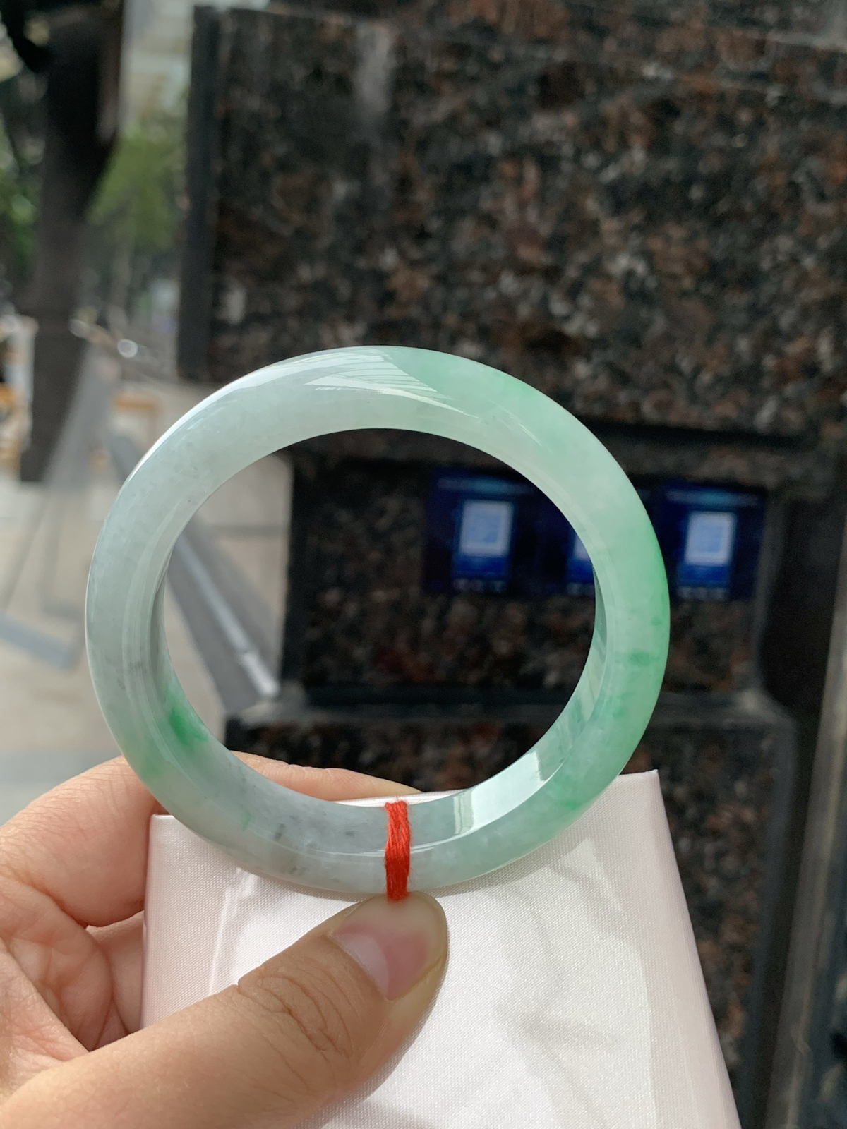 飘绿正圈飘乌鸡
尺寸：56.8-13.2-8.9