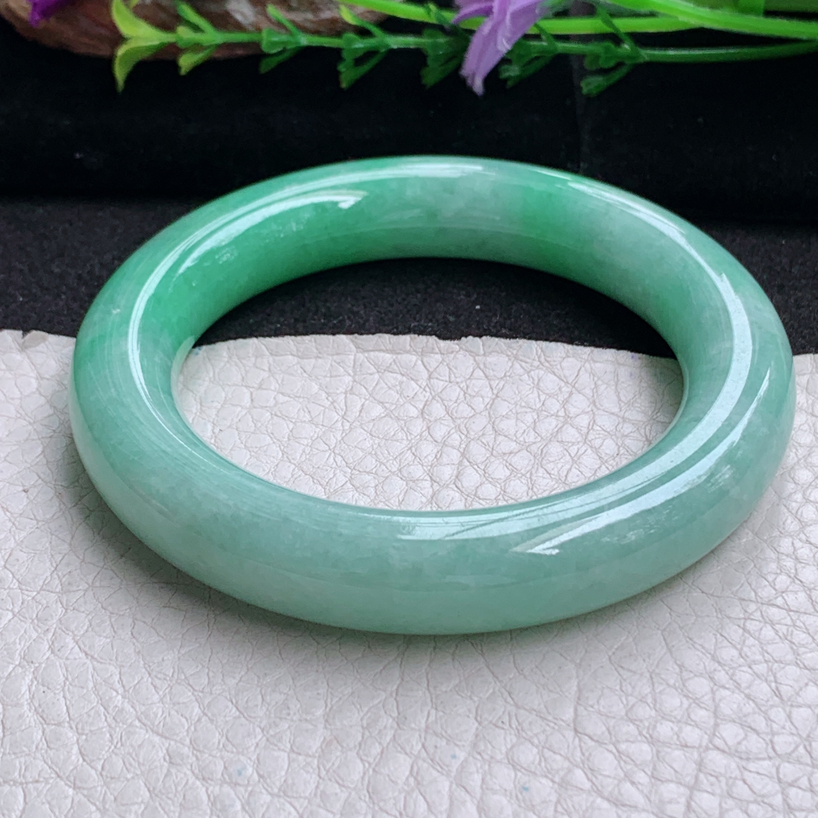 xc实拍55*12*11.5胖圆镯 天然缅甸翡翠手镯飘绿厚装圆条玉镯子