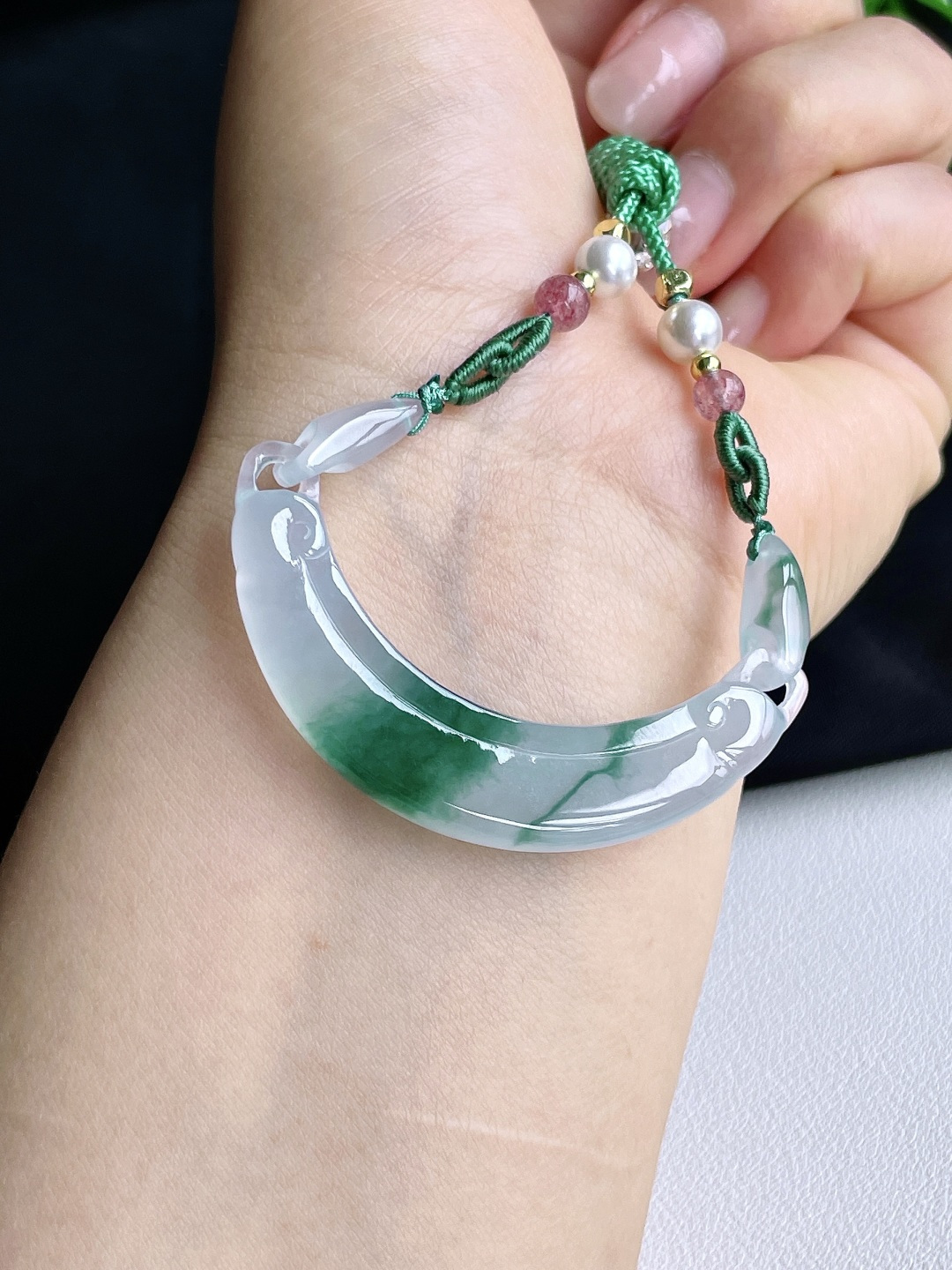 【裸石】冰飘花平安锁吊坠【说明】缅甸 无裂 性比高  【尺寸】52-11.7-6【重量】16克