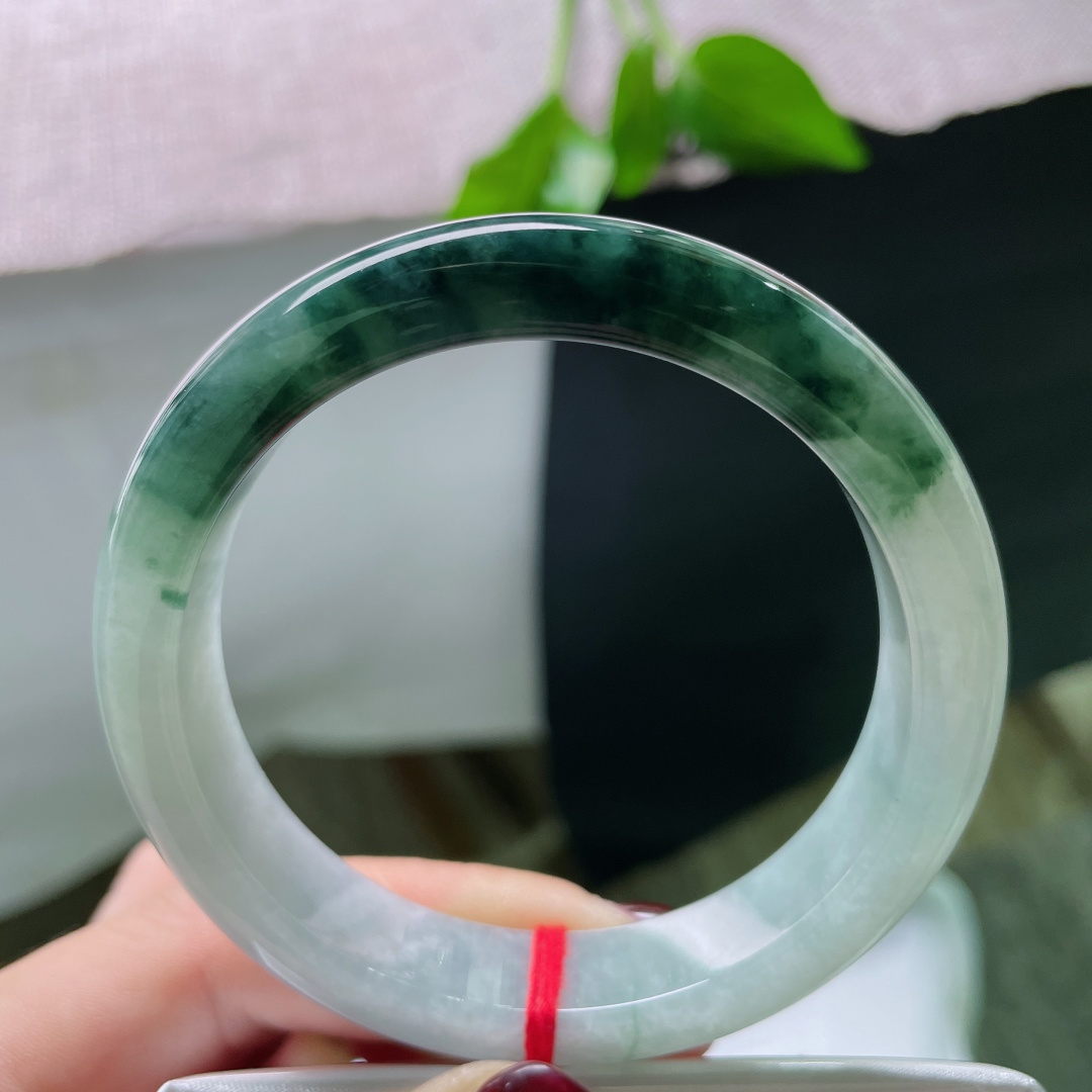 55.5/12.2/8.3飘花正圈，水润细腻，半山水有相逢，贵气，无裂，ss51358a