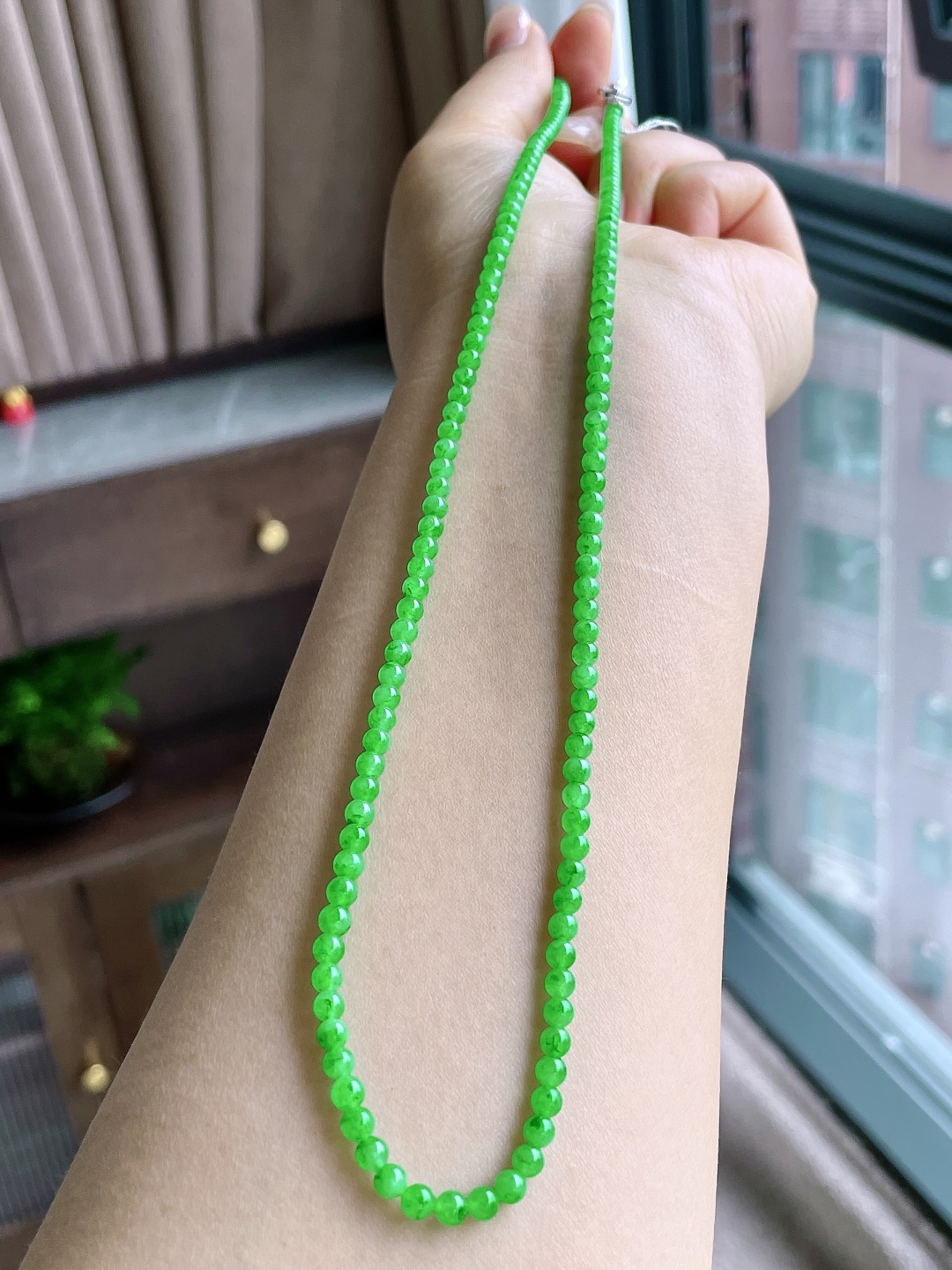 高冰阳绿珠链圆珠珠子珠链，缅料 性比高，3.3mm，28cm，13.2克