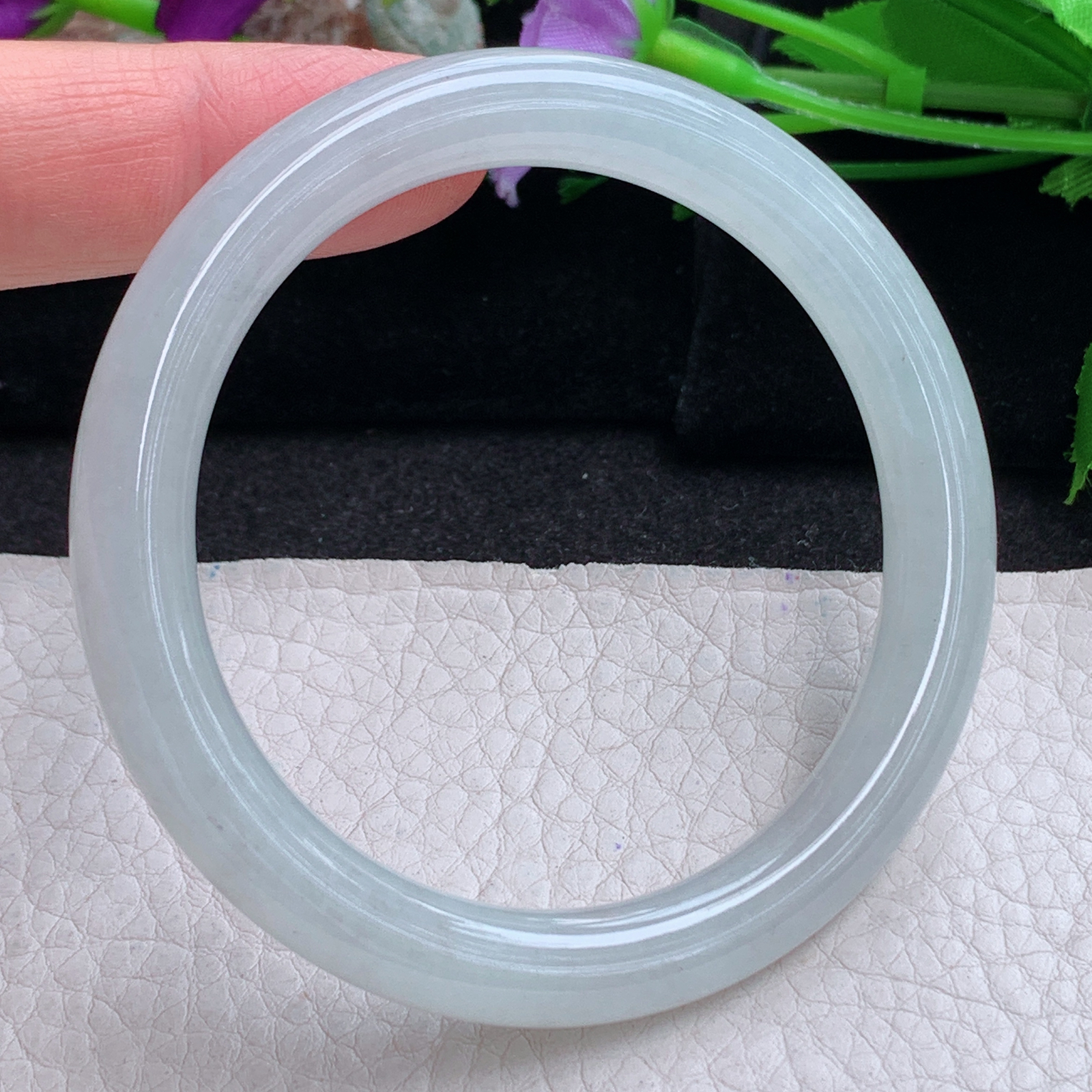 n实拍54.3*8.3美人镯 天然缅甸翡翠a货手镯淡绿圆条正圈叮当镯