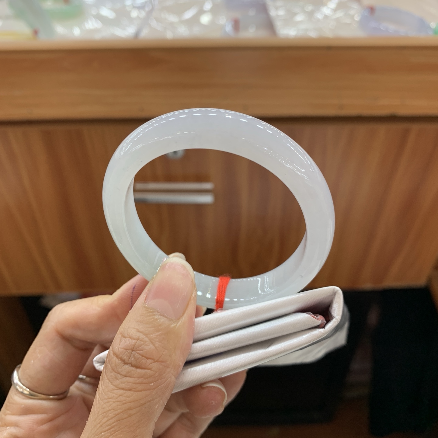 042017MMJ冰底色贵妃翡翠手镯55.3-48.6-10.5-6.8