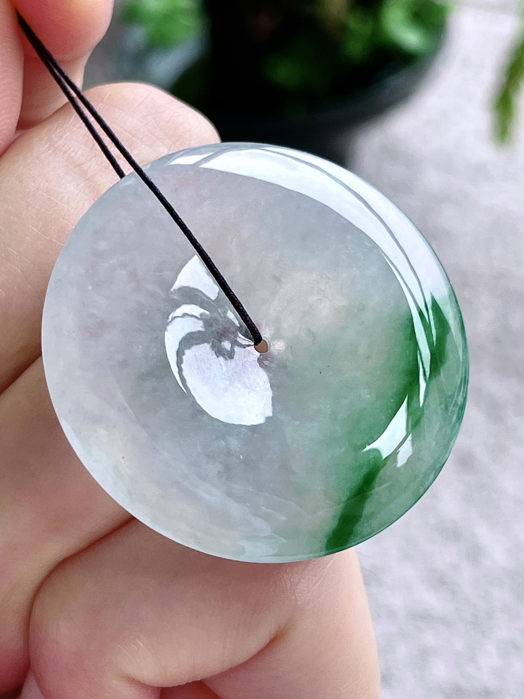 【裸石】冰种飘花平安扣吊坠【说明】缅甸 无裂 性比高  【尺寸】37.3-6.1【重量】16.5克