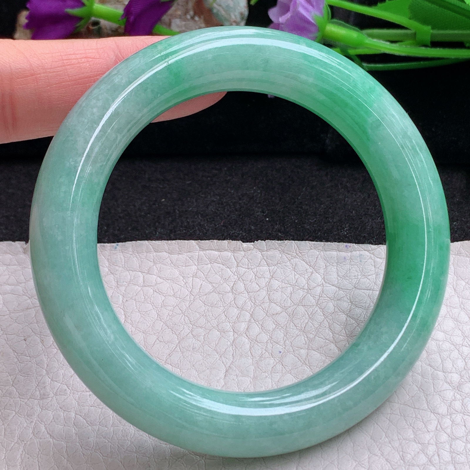 xc实拍55*12*11.5胖圆镯 天然缅甸翡翠手镯飘绿厚装圆条玉镯子