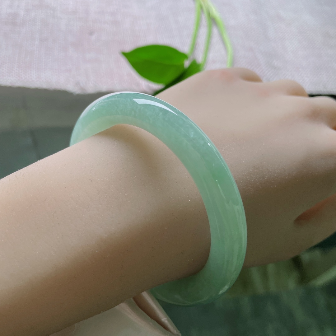 55.2/9.9果绿圆条，水润，细腻，青春年华，无裂，ss48979a