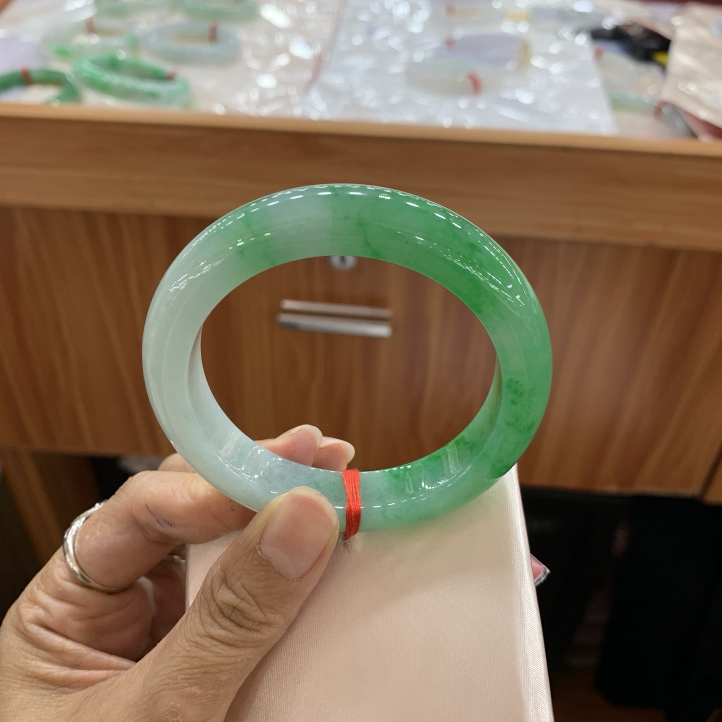 042046CK冰绿正圈翡翠手镯55.8-12.2-9.3