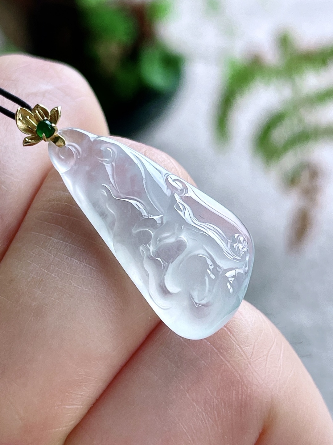 冰九尾狐吊坠，18k金镶嵌，无裂，性比高，39.7，24.6-13-5.6，2.6克