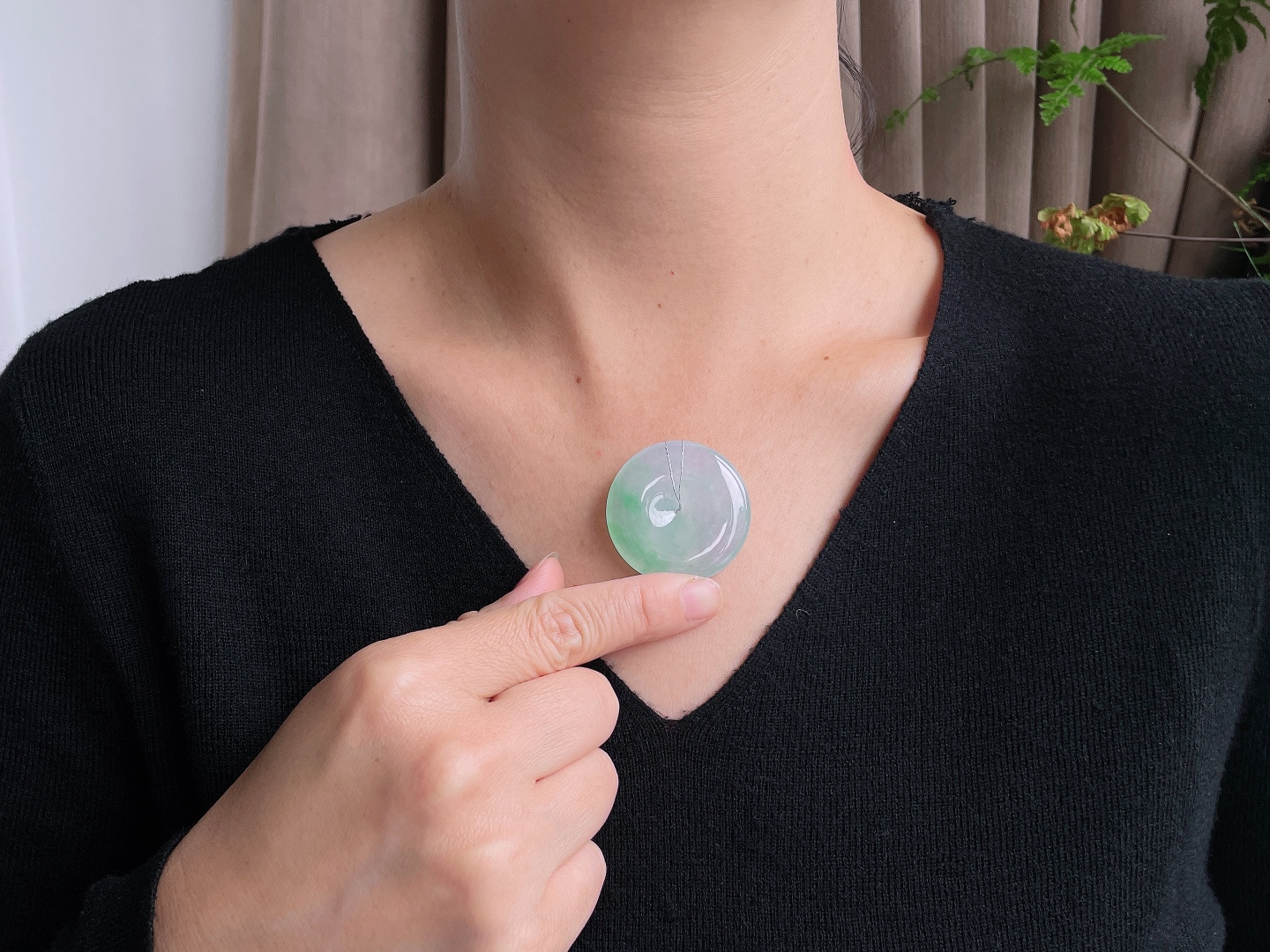 【裸石】飘花平安扣大平安扣吊坠【说明】缅甸 无裂 性比高  【尺寸】36.8-5.8【重量】17.4克