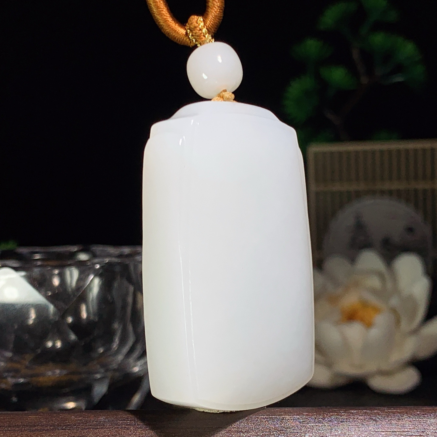 新疆和田玉羊脂白玉平安无事牌挂件 尺寸51/32/12重57克！玉质细腻油润 底色纯净 脂粉好，品质