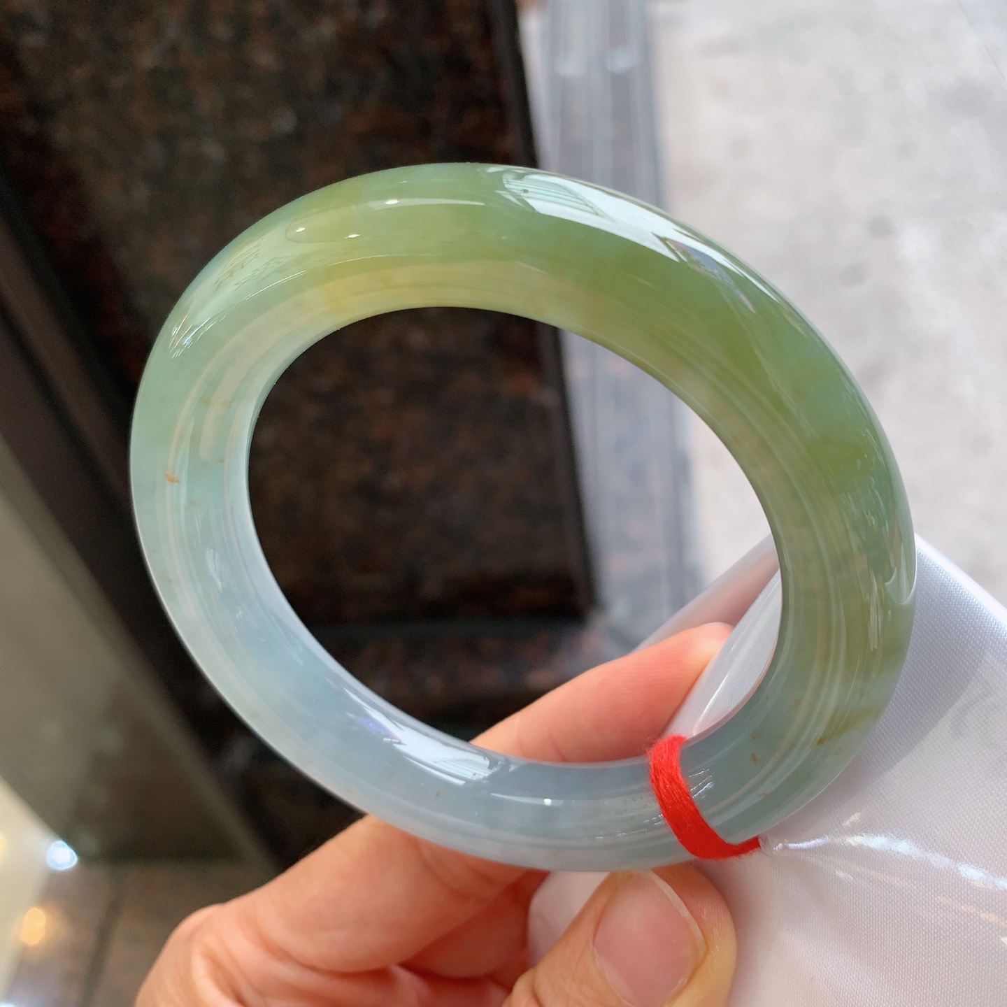 圆条冰黄翡 无裂 尺寸：60/12.8/12.4 大圈口