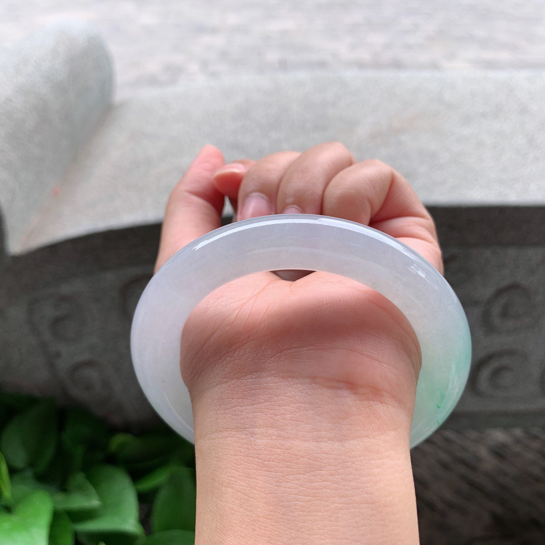 圈口57.3-11.3-11.6 【高冰晴绿圆条手镯】圆条57 58可戴