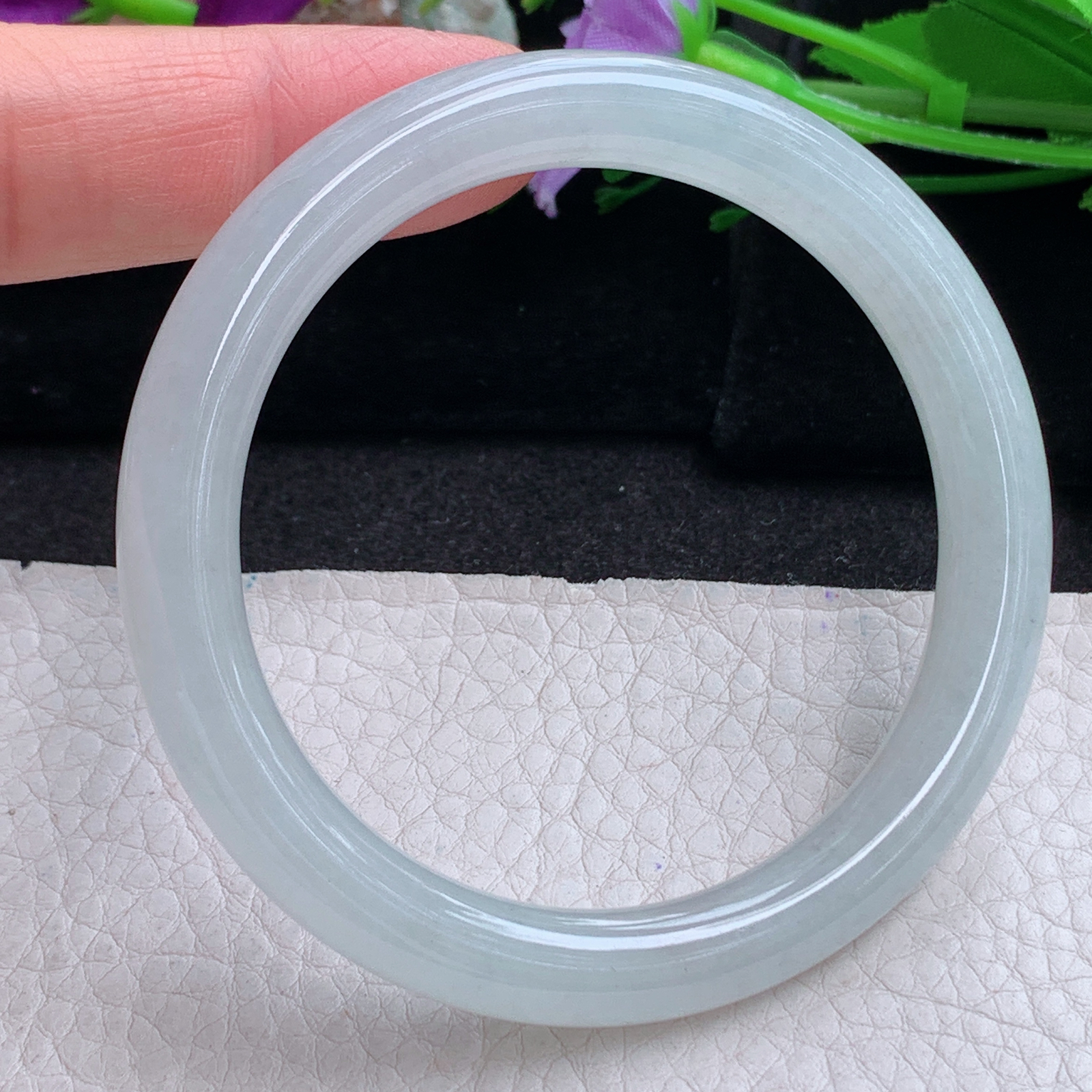 n实拍54.3*8.3美人镯 天然缅甸翡翠a货手镯淡绿圆条正圈叮当镯