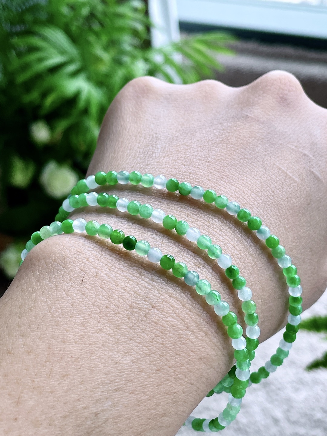 【珠子】冰多宝珠链圆珠珠子珠链【说明】缅甸 性比高  【尺寸】3.3mm，31cm【重量】13.7