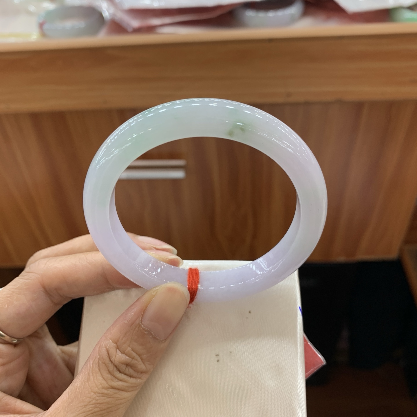 042008FN飘绿正圈翡翠手镯54-10.1-7.9