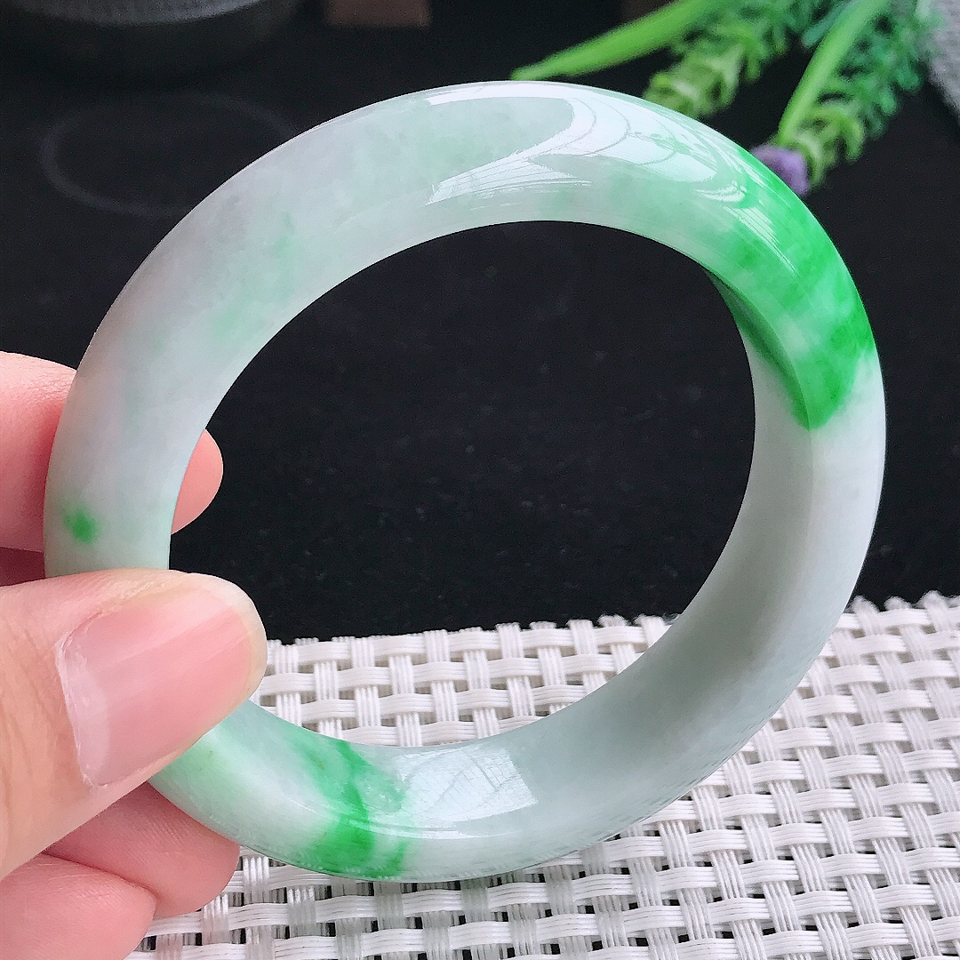 实拍A货翡翠57.5/15/9.8老坑精美飘阳绿手镯翡翠宽边玉镯平安镯