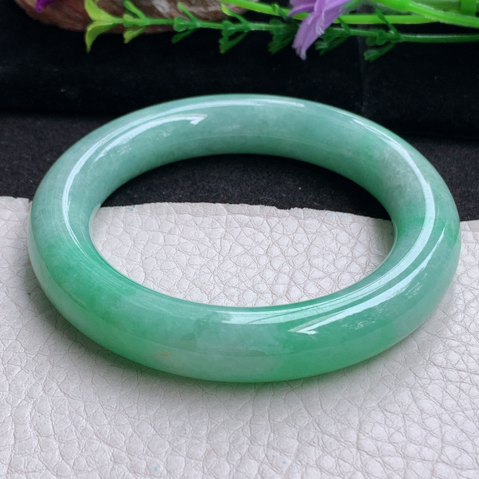 xc实拍55*12*11.5胖圆镯 天然缅甸翡翠手镯飘绿厚装圆条玉镯子
